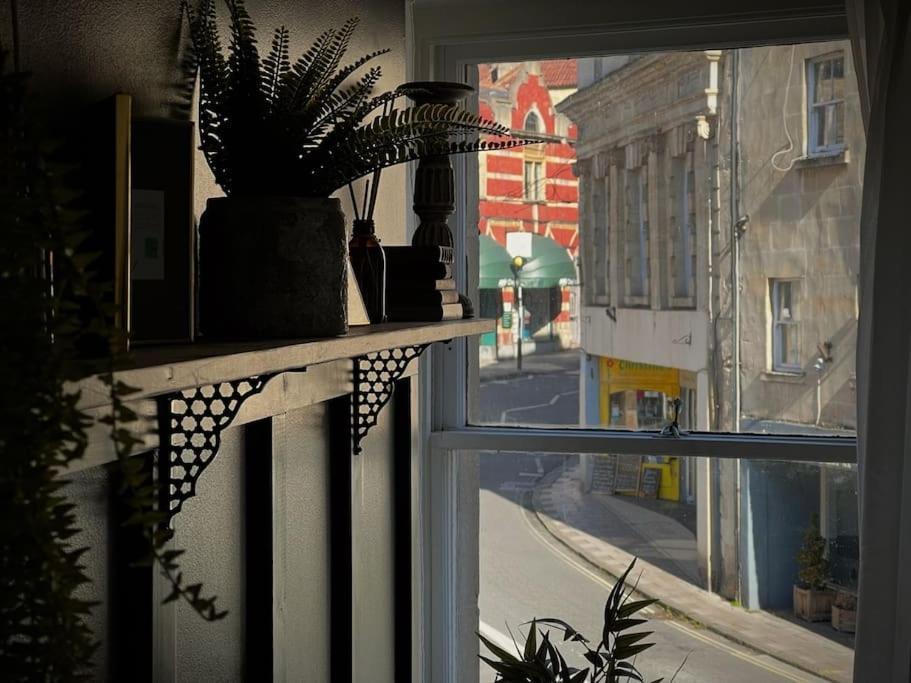 Period Apartment, Great Views, In Heart Of Town. Bradford-On-Avon Buitenkant foto